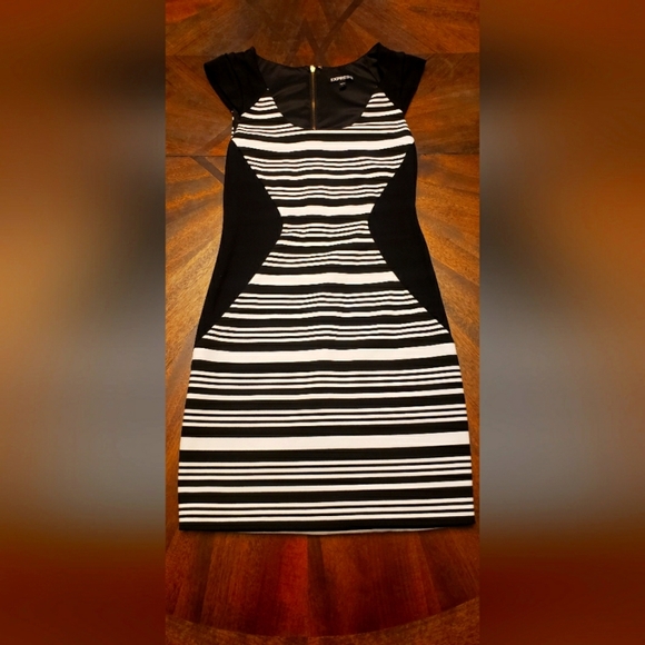 Express Dresses & Skirts - Express Black and White Sheath Mini Dress Size 6